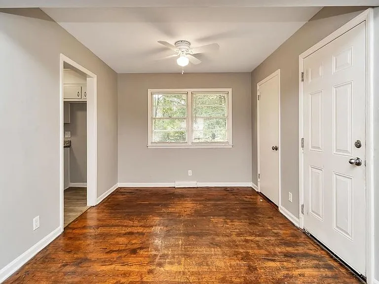 612 Marguerite Dr NW — Photo 10