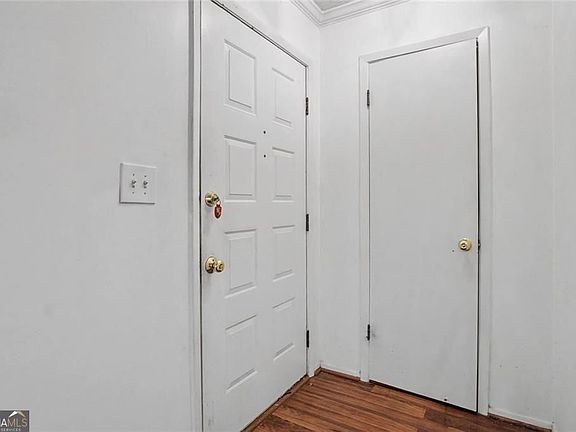 3rd image of 319 Park Ridge Cir