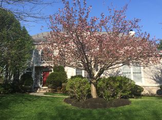 6 Dressage Ct, Cherry Hill, NJ 08003