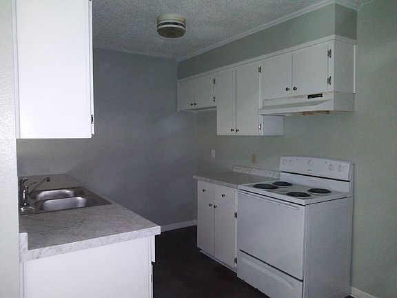 3rd image of 518 E Cypress St #9