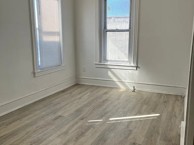 4946 N Broad St #3R — Photo 4
