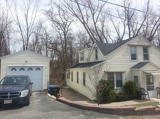 51 Kings Ln, Springfield, MA 01109