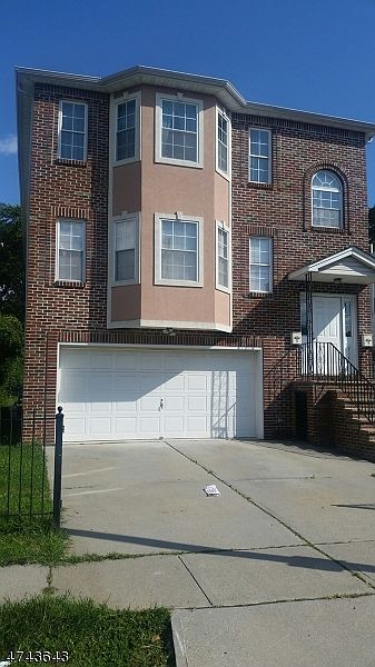1st image of 214 Eppirt St