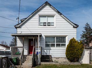 111 Mohawk Rd E #1, Hamilton, ON L9A 2H3