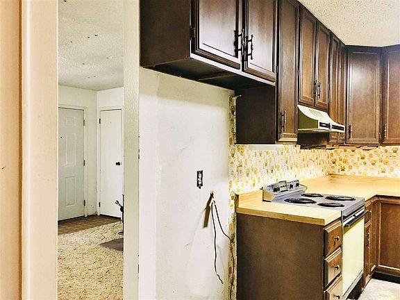 5th image of 210 Barnett St #75662