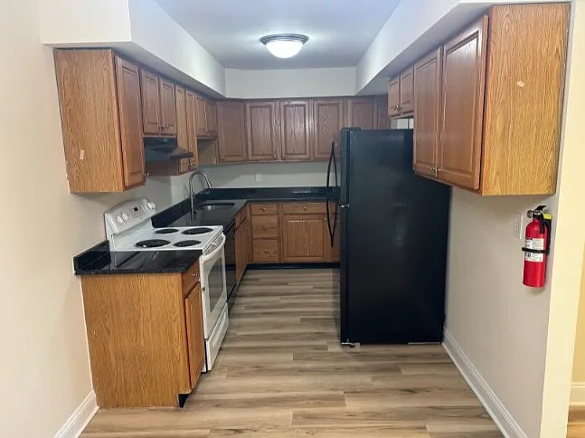 241 Washington Pl — Photo 6