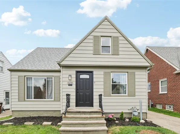 6206 Farnsworth Dr, Parma, OH 44129