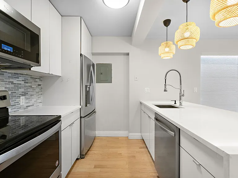 333 Grand Ave #1I — Photo 3