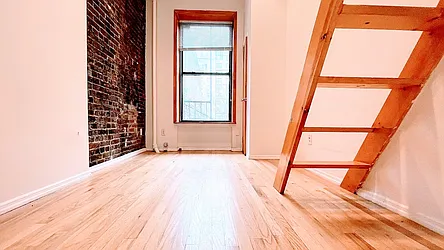 Rented by HOLTON REAL ESTATE INC.