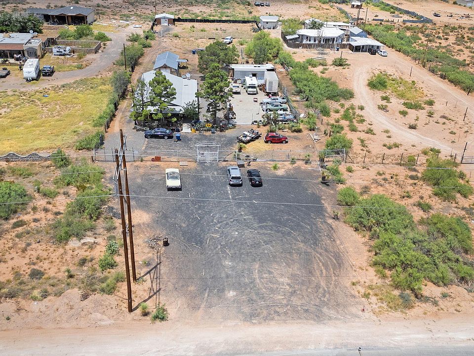 1st image of 832 State Line Dr