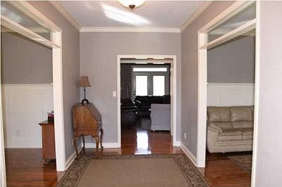 4th image of 2315 Glencrofte Ln