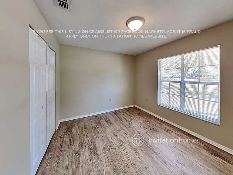 5850 Lake Grove Dr — Photo 12