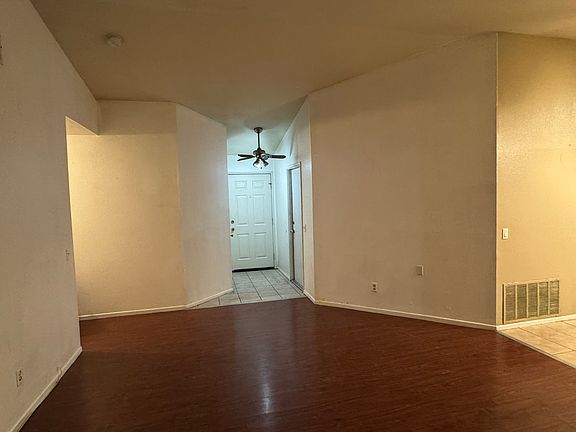3rd image of 15011 Stafford Ave