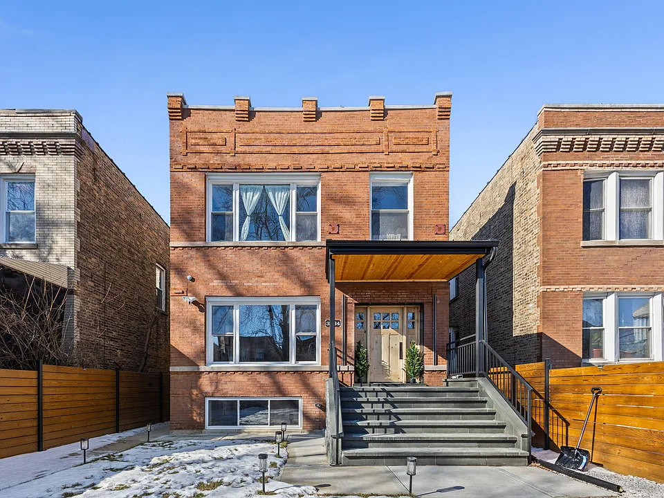 3934 N Sawyer Ave #1