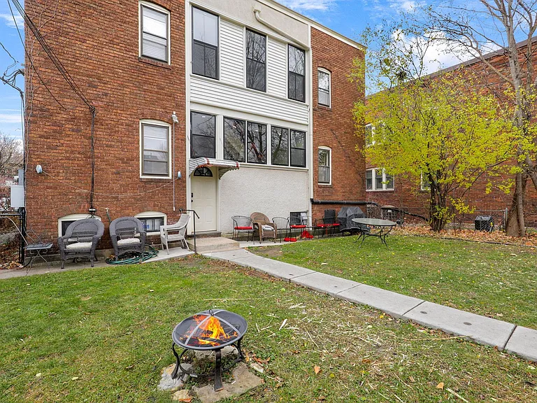 971 Goodrich Ave — Photo 35