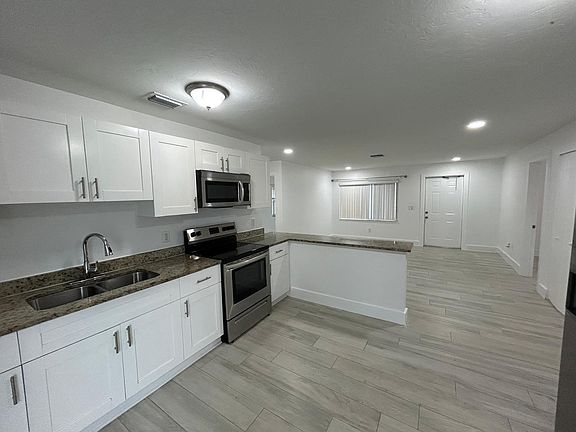 3rd image of 1521 Plantation Dr #1523