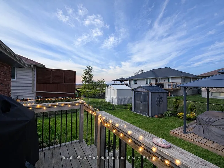5 McIntosh Cres — Photo 32