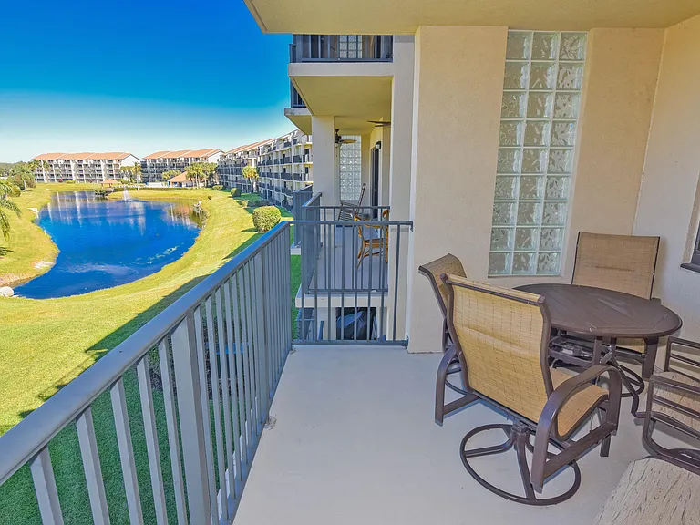 901 Seafarer Cir #302 — Photo 29