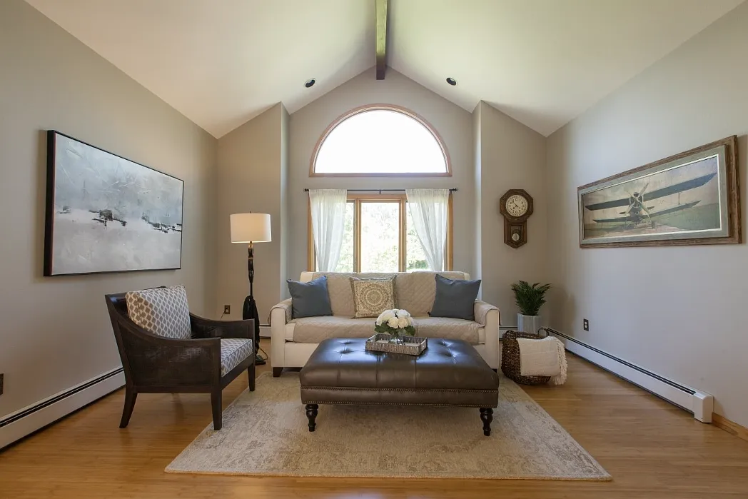 4524 S Meadow Dr — Photo 2