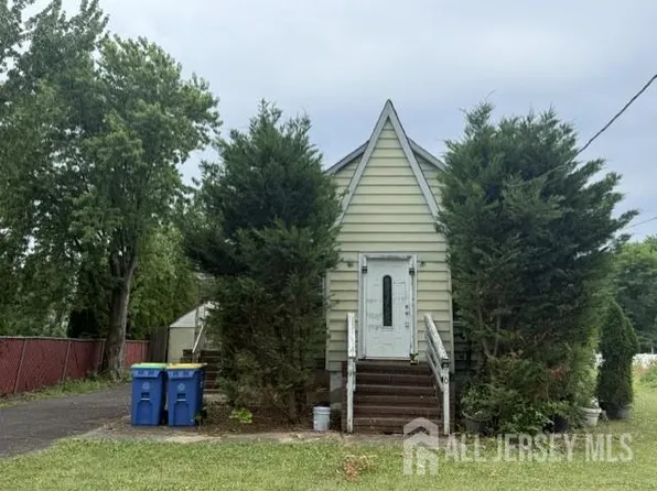 970 Hamilton St, Somerset, NJ 08873
