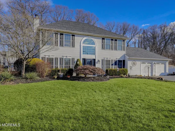 12 Sunnywoods Lane, Manalapan, NJ 07726