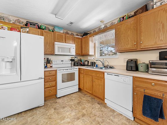 4th image of 7508 Lyle Bend Ln
