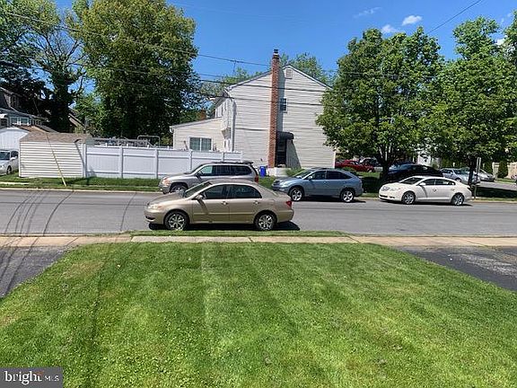 3rd image of 736 Rively Ave