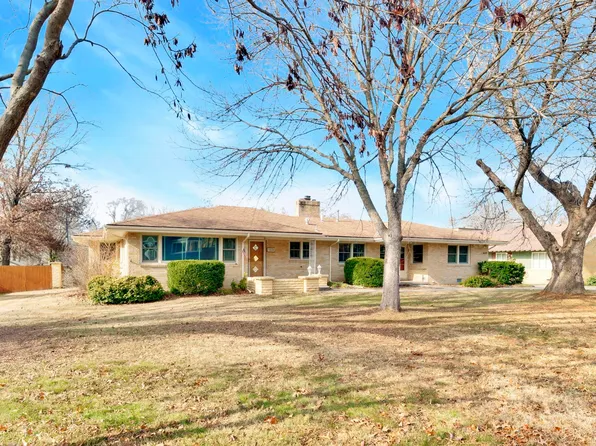 1609 Highland Dr, Augusta, KS 67010