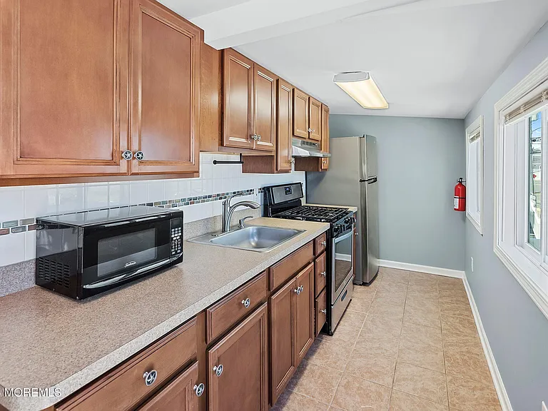 309 Hiering Ave #A — Photo 4