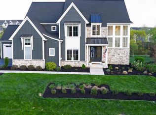 1016 Valley Crossing Dr, Lititz, PA 17543