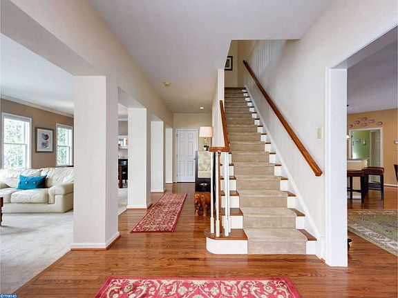 5th image of 504 Langford Dr