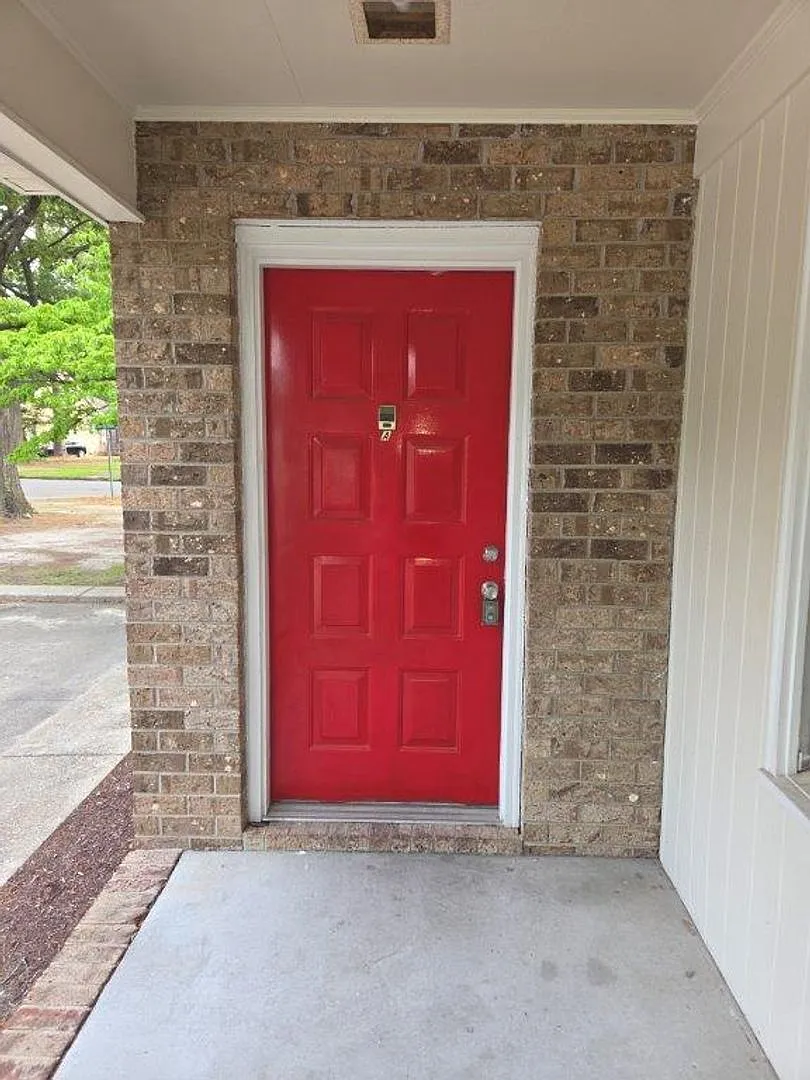 200 Linwood Avenue — Photo 1