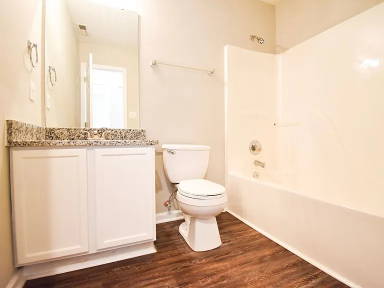 411 Northwoods Dr — Photo 17