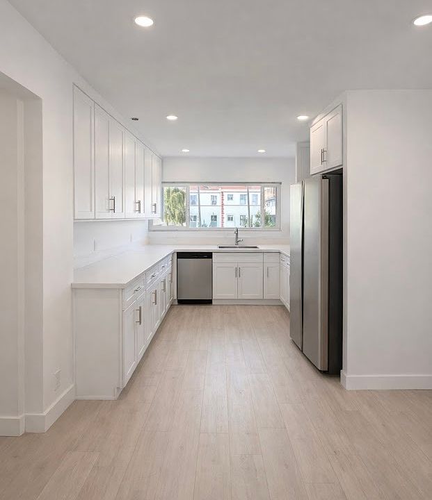 1st image of 324 S Kenmore Ave #11525393