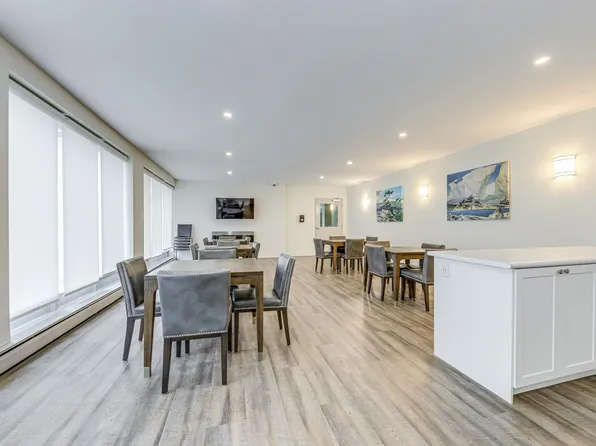 Victoria Park Tower and Imperial Tower Apartments, 6521 Drummond Rd, Niagara Falls, ON L2G 4N5