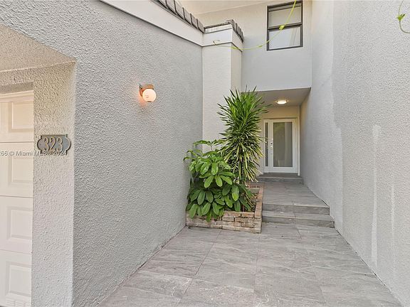 3rd image of 323 Poinciana Dr #903