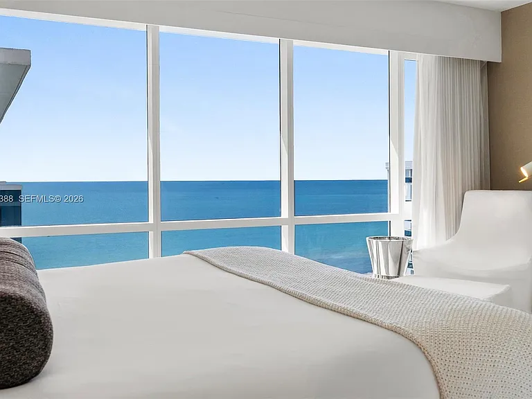 102 24th St #Penthouse 1718 — Photo 4