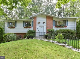4932 Gainsborough Dr, Fairfax, VA 22032