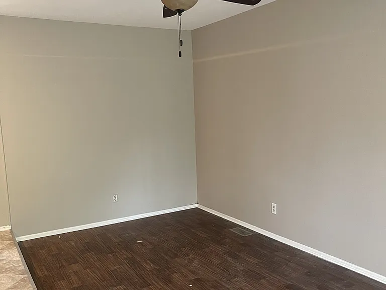 3318 W Jolly Rd — Photo 7