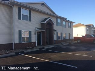 64 Wells Spring Rd APT 18, Reeds Spring, MO 65737