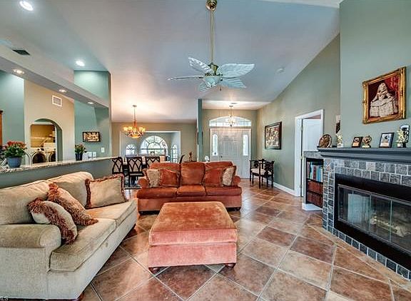 2nd image of 1430 Scenic St