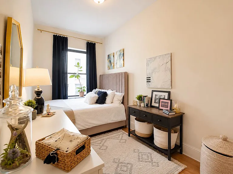 142 W 75th St #3A — Photo 4
