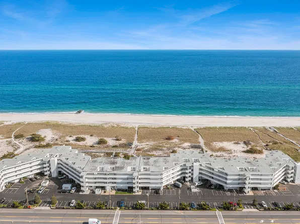 253 Dune Rd #62, Westhampton Beach, NY 11978