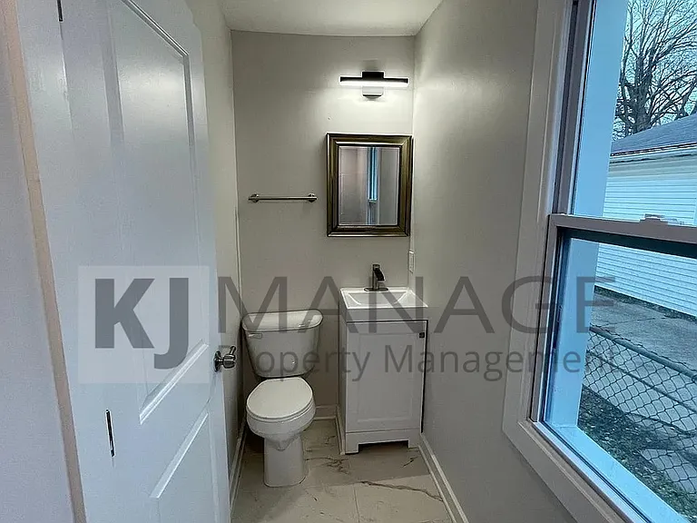 508 E Bernhard Ave — Photo 12