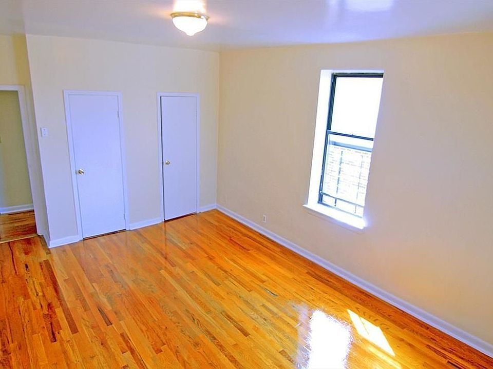 2nd image of 1027 Walton Ave APT 14A