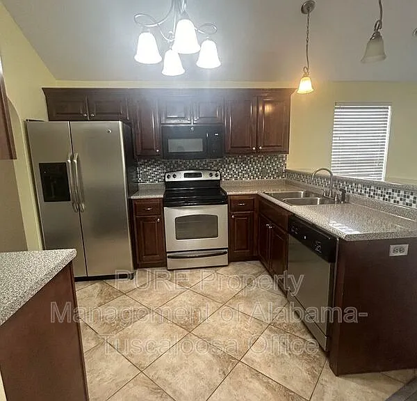 201 Wexford Way — Photo 4