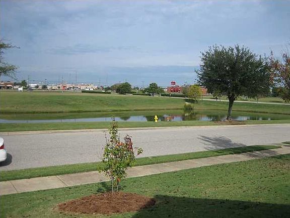 3rd image of 3219 Hammond Dr
