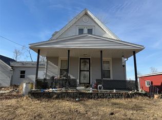 1333 42nd St SE, Cedar Rapids, IA 52403