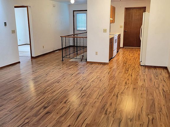 3rd image of 1013 Wiloma Dr