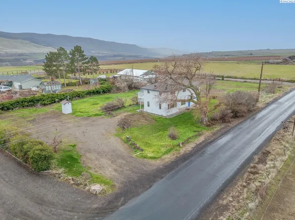 27503 W Highland Ext, Benton City, WA 99320